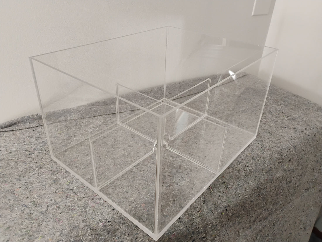 Custom Acrylic & Polycarbonate Laboratory Boxes – Precision-Fabricated for Your Science Needs